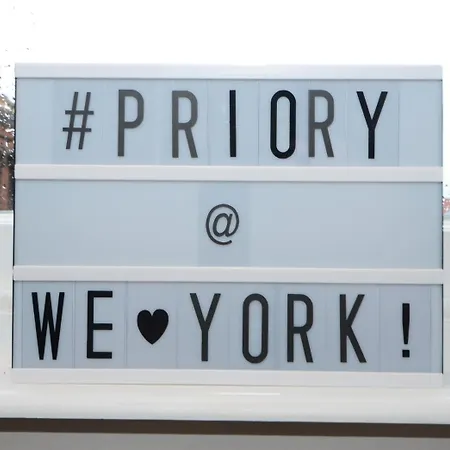 Priory Street 4 * יורק