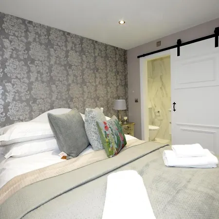 Priory Street 4 Apartment